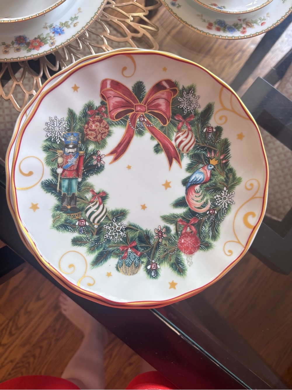 Williams Sonoma Twas the night before Christmas wreath salad plates (2)